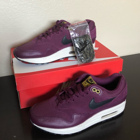 Nike Shoes - Nike Air Max 1 Premium Bourdeaux